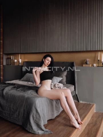 Юлия Брюнетка Массажистка фото 4